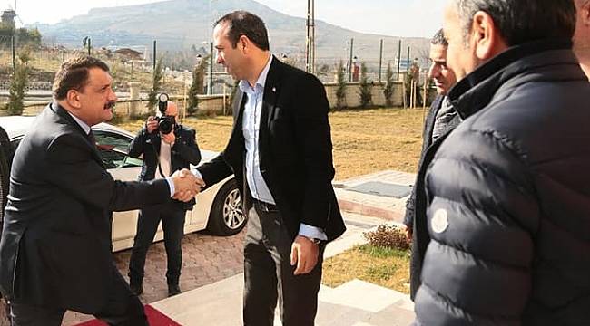 Adil Gevrek Para Arıyor!