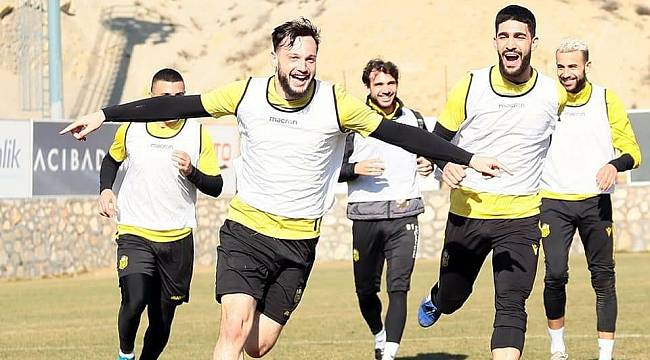 Haber Verildi, Geliyorlar!