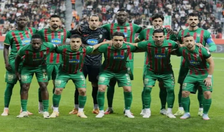 Bahisçi Futbolcularının Biletini Kesti