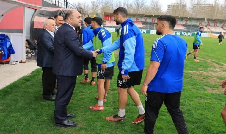 Çiftçi, Antrenmanı Ziyaret Ederek Başarılar Diledi