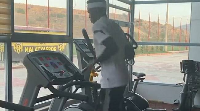 Hadebe'den "Work Hard" Paylaşımı