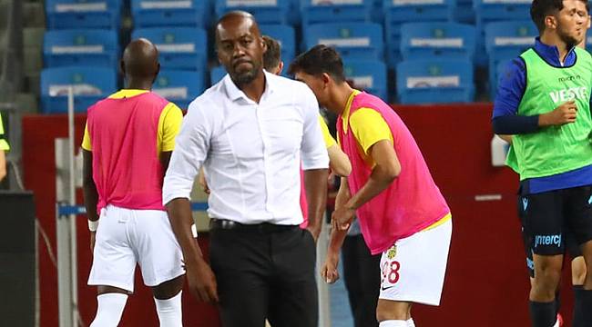 Newton, Oyuncularını Kutladı