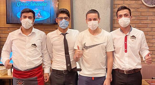 Arjantinli Her Gün Oraya Gidiyor