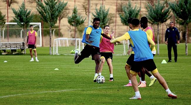 Konyaspor Hazırlıkları Devam Ediyor 