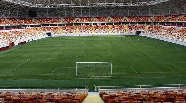 Kaleci Abdulsamet İlk 11'de