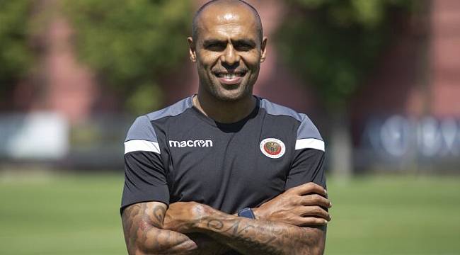 Tetteh'i Beğendiğini Açıkladı!