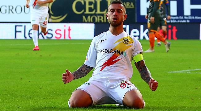 Adem Büyük Gururla Sunar