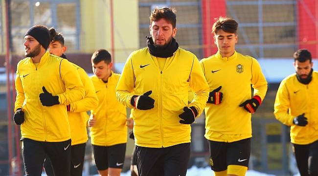 Yabancılar Geldi, Yerliler Kiralık Gitti!