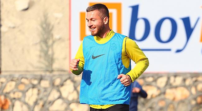 Adem ve Acquah'ın Dönüşü Yüzleri Güldürüyor