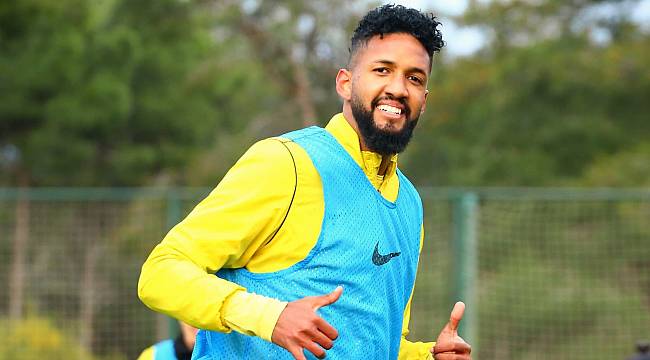 Wallace, "Sahada Savaş Veriyoruz"