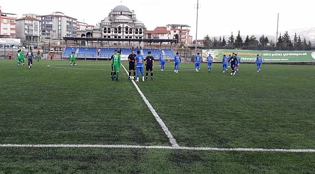Yeşilyurt Belediyespor Sahasında Yara Aldı 0-0