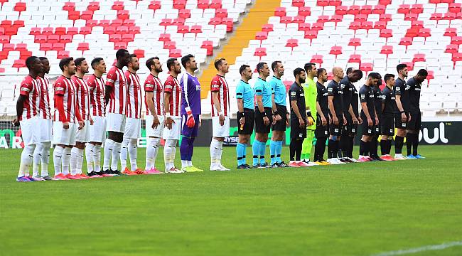 Hadebe, "Kafaları Dik Tutacağız"