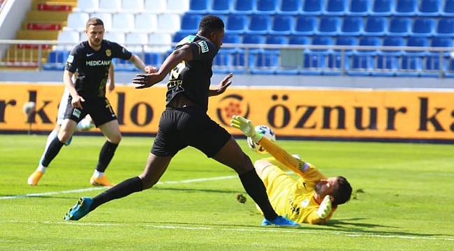 Yeni Malatyaspor Paşa'dan Puanı Aldı 0-0