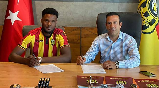 Tetteh'den 4 Yıllık İmza