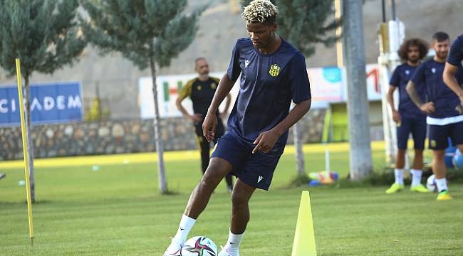 Yeni Malatyaspor ‘da Didier Ndong’lu Antrenman