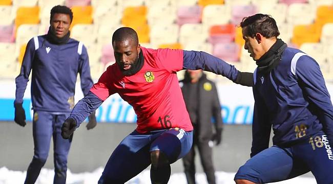 Kaplan Kara Kartalı Bekliyor