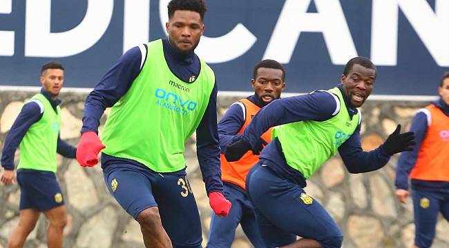 YMS A.Demirspor Hazırlıklarını Sürdürdü 