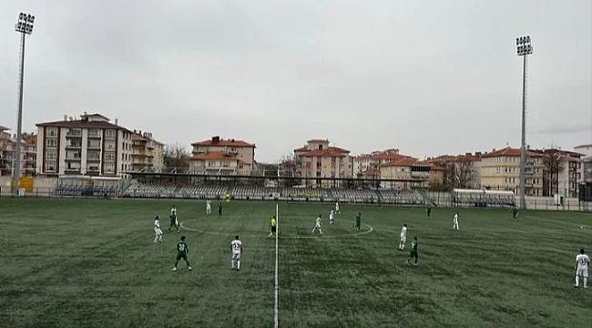 Yeşilyurt Belediyespor 3 Puanı Kaçırdı 1-1
