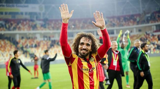 Sadık'tan 3 Yıllık İmza