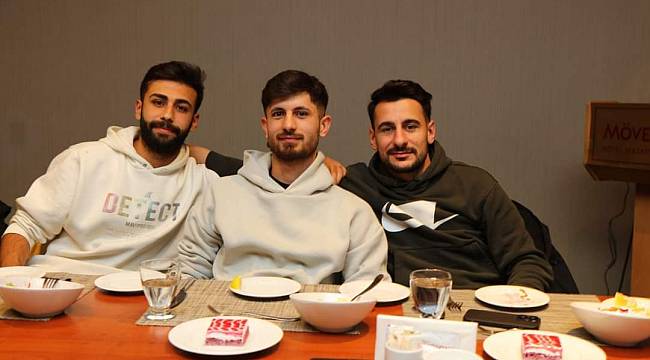 Yönetim ve Takım Yemekte Buluştu 