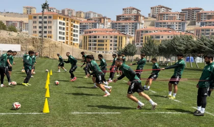 Turuncu -Yeşilliler Harıl Harıl Çalışıyor