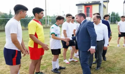 Başkan Ayhan, Seçmeleri Takip Etti